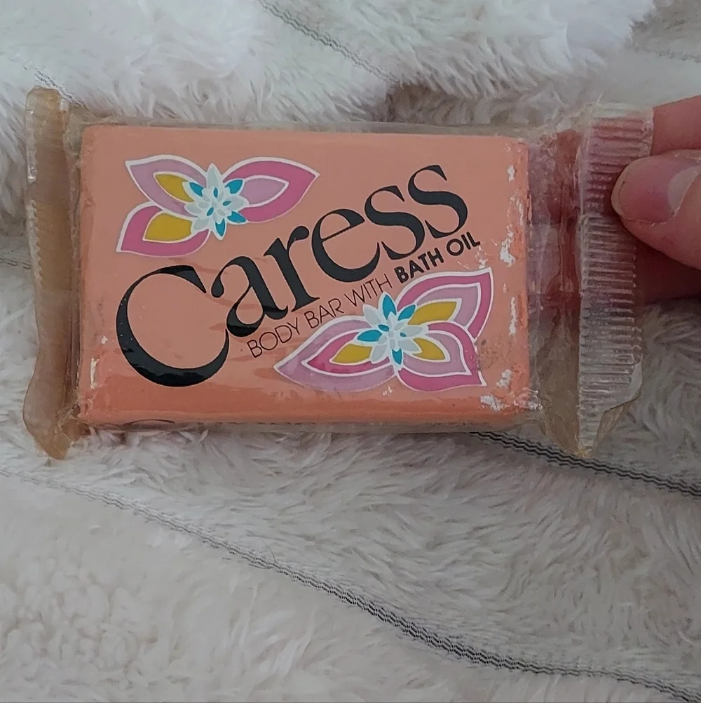 Vintage Caress Body Bar With Bath Oil